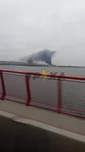 Ещё кадры после прилёта крылатых ракет в Днепропетровске