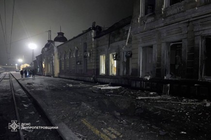 Еще кадры вокзала в Пятихатках Днепропетровской области после серии ударов БПЛА