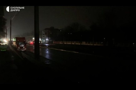 В Днепропетровске и Запорожье после вчерашнего налёта БПЛА полностью обесточены области, отсутствуют свет, мобильный интернет