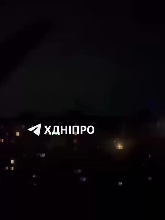 Кадры из Днепропетровска. После ночных ударов беспилотников по подстанциям в городе начались перебои со светом