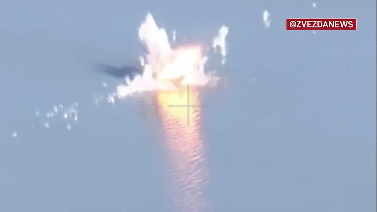 Катер всушников взлетел на воздух, напоровшись на заложенные в Днепре мины — их установил российский надводный дрон "Сириус-82"