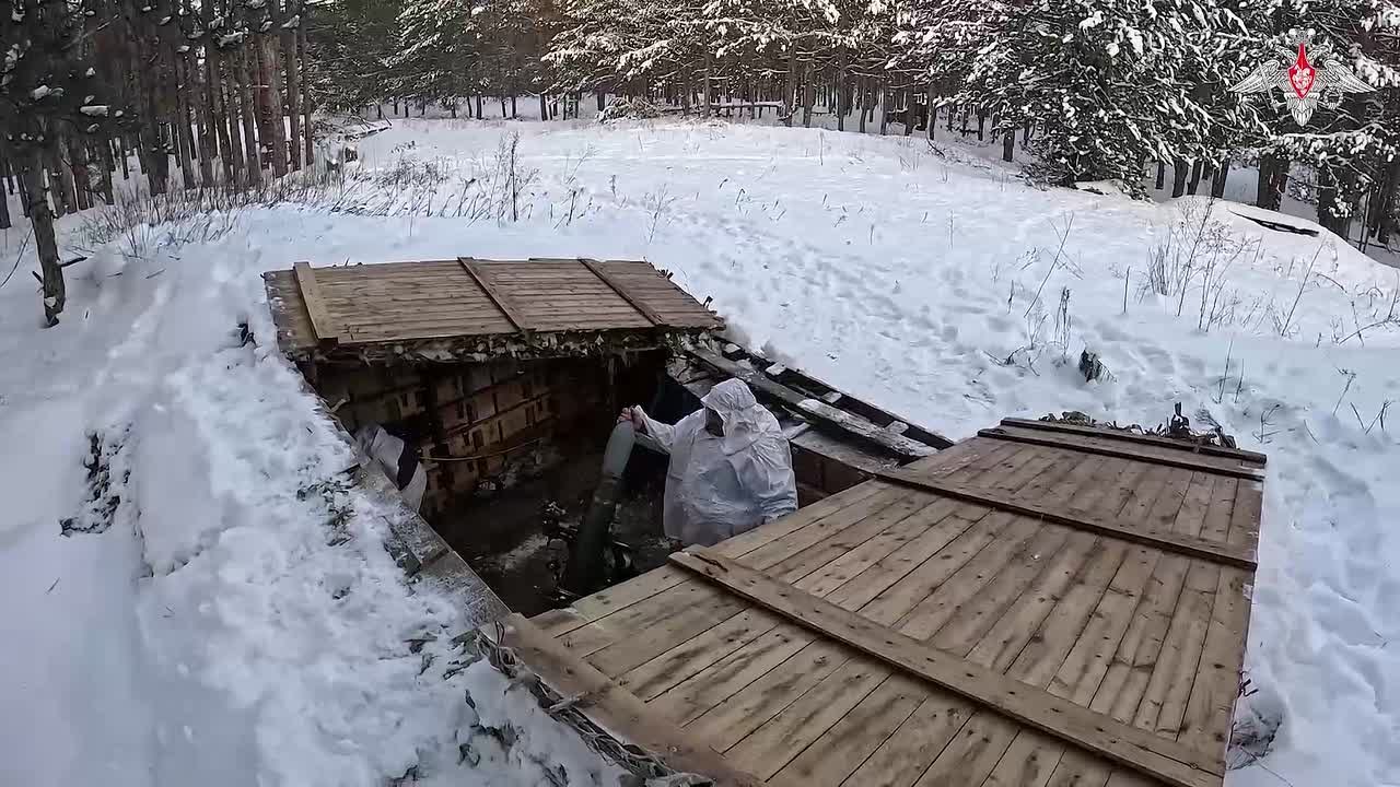 Минобороны России: Расчет 120-мм миномета мотострелкового соединения группировки войск «Днепр» уничтожил опорный пункт вместе с личным составом ВСУ на правом берегу Днепра