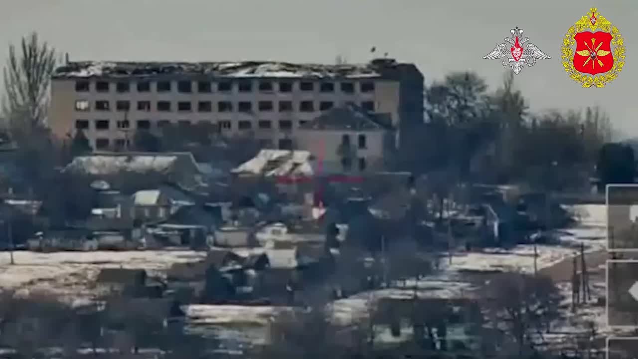 Минобороны России: 00:00 Расчет 152-мм орудия «Гиацинт-Б» группировки «Днепр» уничтожил опорный пункт с личным составом ВСУ на правобережье Днепра в Херсонской области