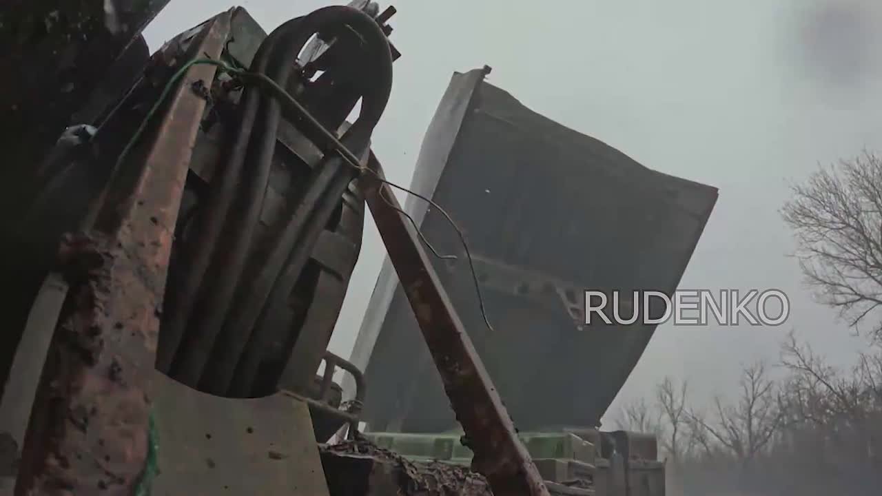 Андрей Руденко: Расчёты РСЗО «Град» гвардейского самоходного артиллерийского полка 90-й гвардейской танковой дивизии группировки войск «Центр» уничтожили огневые позиции и места скопления живой силы ВСУ в Днепропетровской...