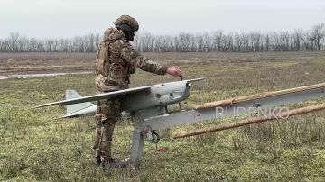 Андрей Руденко: Расчёт разведывательного БпЛА «Орлан-10» подразделения войск беспилотных систем группировки «Днепр» скорректировал боевую работу ствольной артиллерии по пункту дислокации ВСУ на правом берегу Днепра в...