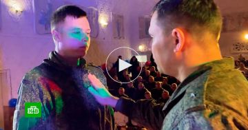 Отличившимся в зоне СВО бойцам вручили награды