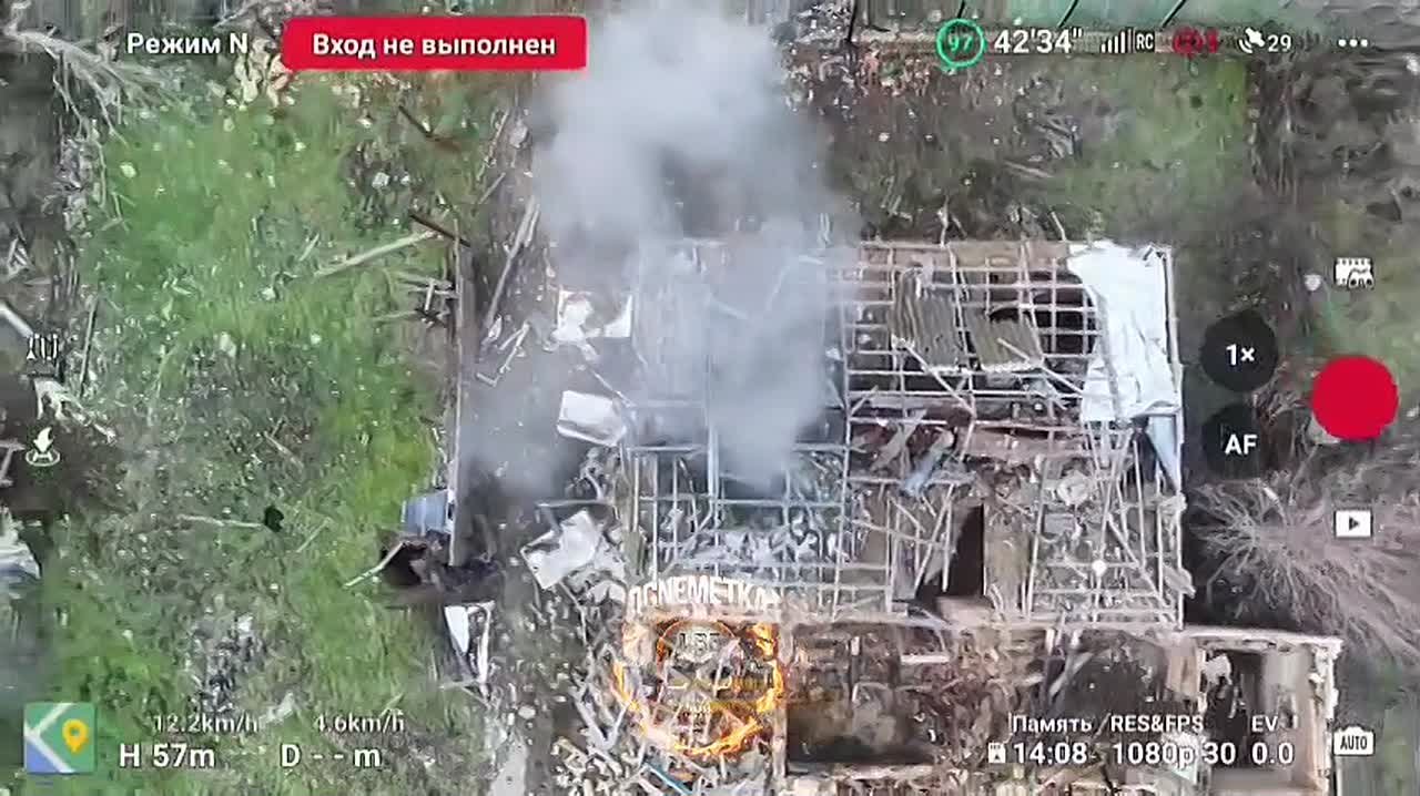 Операторы дронов подразделения "Огнеметка" 4-й военной базы ЮВО из состава ГрВ "Днепр" выявляют и выжигают технику обеспечения и позиции расчетов беспилотников противника в районе н.п. Новотягинка на Херсонском направлении