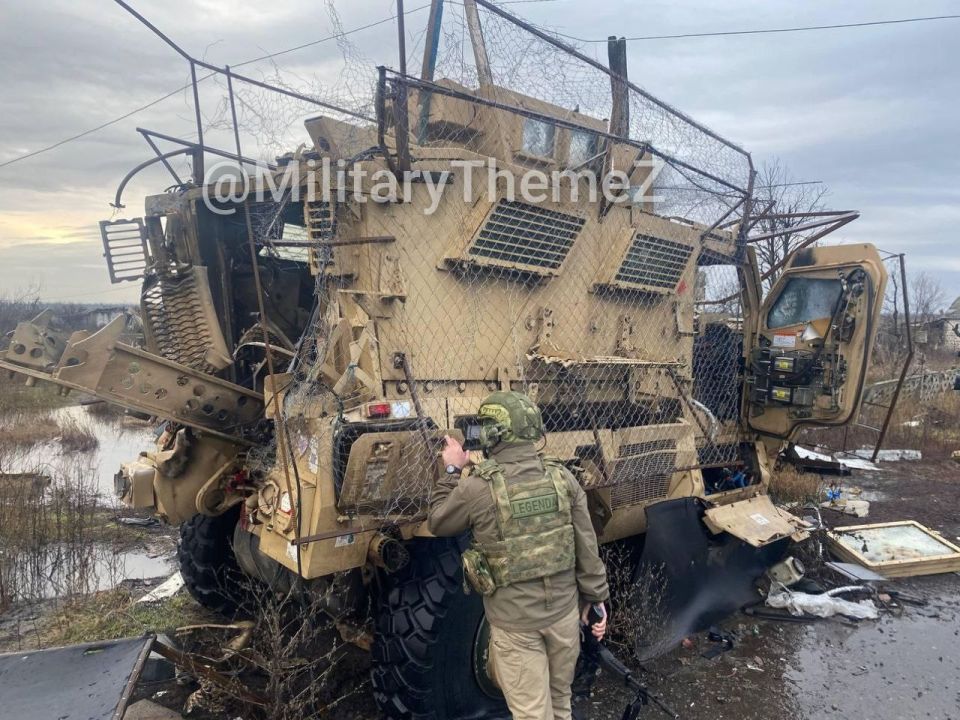 ����������� ��������������� International MaxxPro � �������� ��� � ���������������� �������