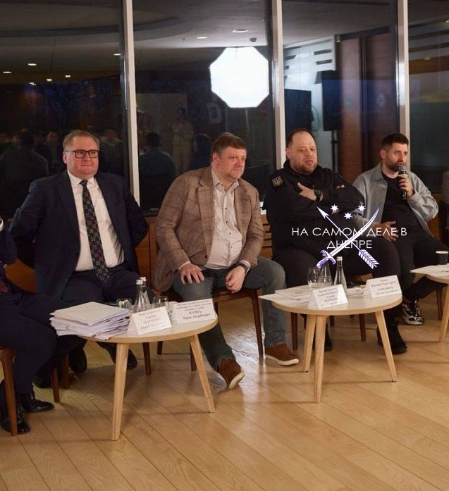 Фракция "Слуга воры народа" провела заседание, на котором депутатов призывали проголосовать за повышение налогов