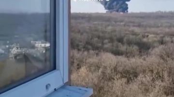 На окраине Днепропетровска продолжает жарко гореть нефтебаза ООО "Всесвит-Оил"