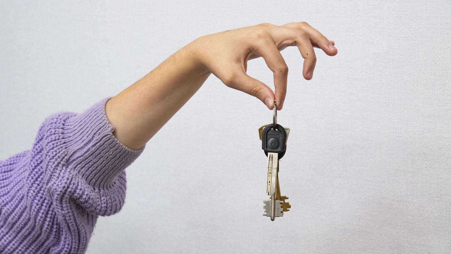 Севастополец за деньги прописывал в своей квартире приезжих