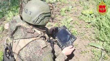 Саперы 58-й общевойсковой армии группировки «Днепр» очищают дороги от мин в Запорожской области с помощью НРТК «Курьер»