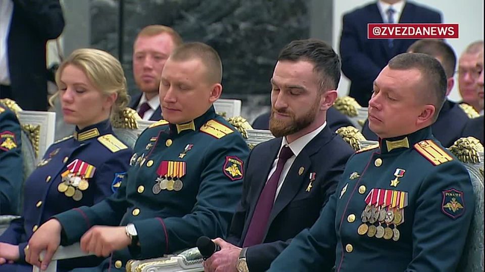 ВС РФ уверенно продвигаются на Запорожском направлении, а группировки «Восток» и «Днепр» успешно выполняют задачи, заявил Путин
