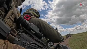 Минобороны России: Штурмовые подразделения 58-й гвардейской общевойсковой армии группировки «Днепр» отрабатывают вождение на полигоне