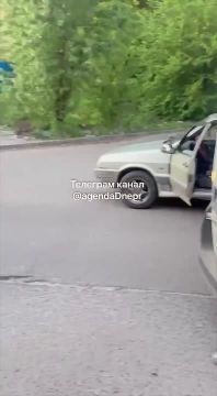 В Днепре не все терпилы!. Тут вам и матюги, и газом в лицо, и булыжниками в стёкла! Ну, одним словом - Европа!) Подписывайтесь на нас в MAX @btr80