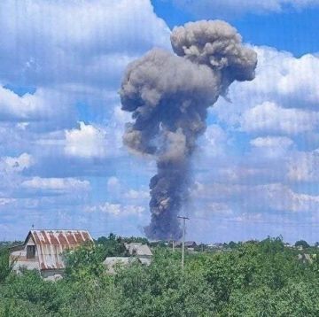 Евгений Поддубный: ВС РФ нанесли удар по целям в Павлограде Днепропетровской области