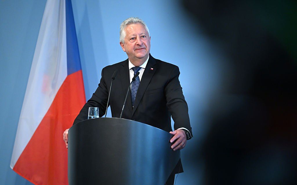 Чехия намерена гарантировать Украине поставки 155-мм снарядов увеличенной дальности