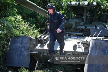 Очередной Т-72Б3А с КАЗ "Арена-М" засветился на фронте в составе ГВ "Центр", на этот раз используемый для стрельбы с закрытой огневой позиции на Днепропетровском направлении