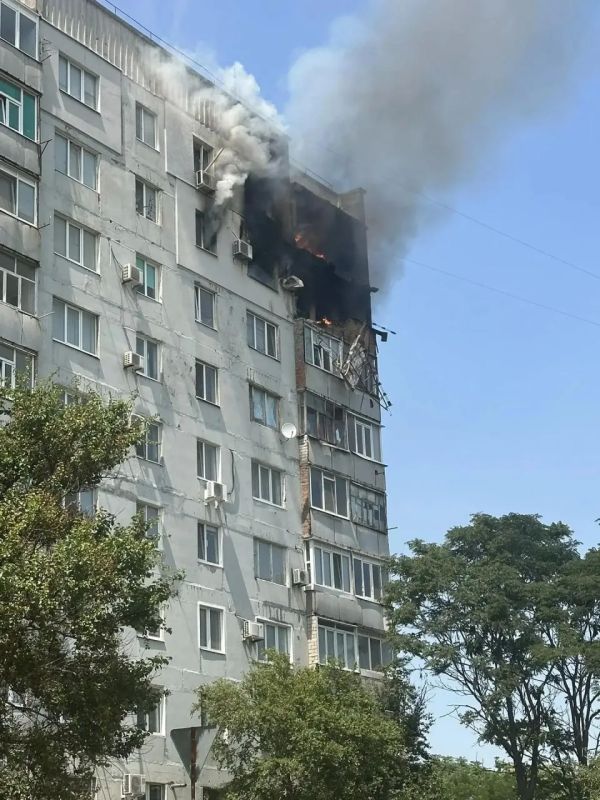 ВСУ атаковали Днепрорудное в Запорожской области, поврежден многоквартирный дом, сообщил глава региона Евгений Балицкий