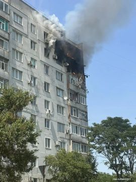 Террористы ВСУ обстреливают город Днепрорудное в Запорожской области