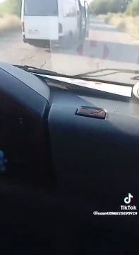 В Кривом Роге людоловы Зеленского подрезали маршрутку, чтобы похитить мужиков для войны, но среди пассажиров оказались только дети и пенсионеры
