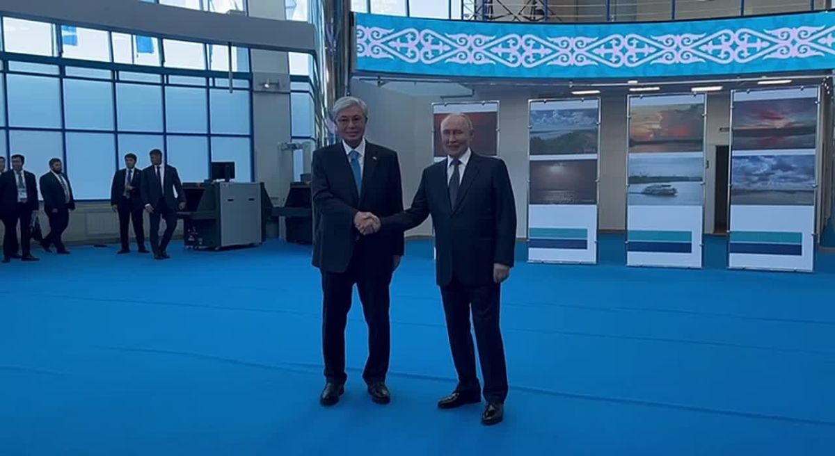 Владимир Путин и Касым-Жомарт Токаев во время встречи в Омске могут затронуть вопросы об украинских атаках на объекты Каспийского трубопроводного консорциума, сообщил Дмитрий Песков