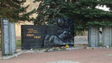 Укронацисты продолжают воевать с памятью о Великой Отечественной войне