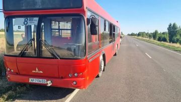 Один человек погиб, 12 получили ранения в результате атаки ВСУ по автобусу в Запорожской области, сообщил губернатор Евгений Балицкий