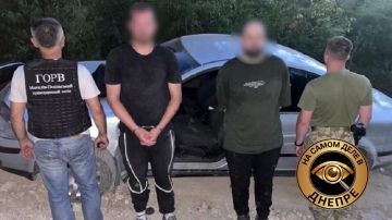 Житель Днепропетровщины и его сообщник пытались автомобилем прорваться в Молдову, а после преследования сбежали в лес