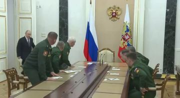 Александр Коц: Рокировка в Минобороны. Разбираю, в чем смысл