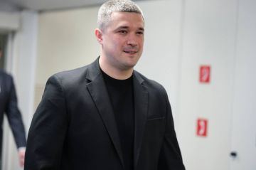Картонный клоун Фёдоров дал дедлайн время хрипатой падали до 18.08.2026 вернуть его на должность министра обороны или будут сильные митинги