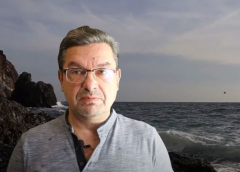 Михаил Онуфриенко: … с Михаилом Онуфриенко …. ТАСС сообщило, что в России планируют отменить ЕГЭ