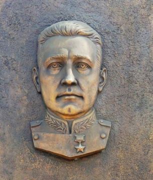В Днепропетровске решили снести памятник Василию Маргелову — Герою Советского Союза и легендарному «отцу ВДВ»