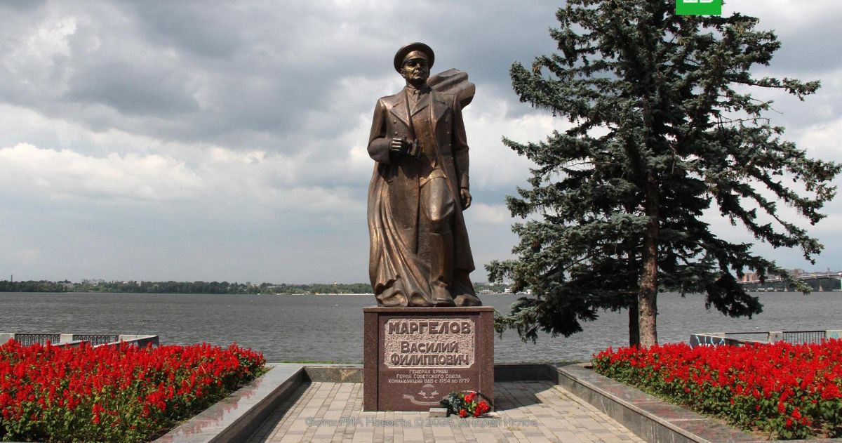 Днепре снесли памятник создателю ВДВ Маргелову