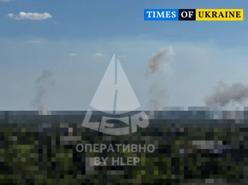 После удара бомбами в Запорожье сообщили об ограничении движения по мосту Преображенского через Днепр