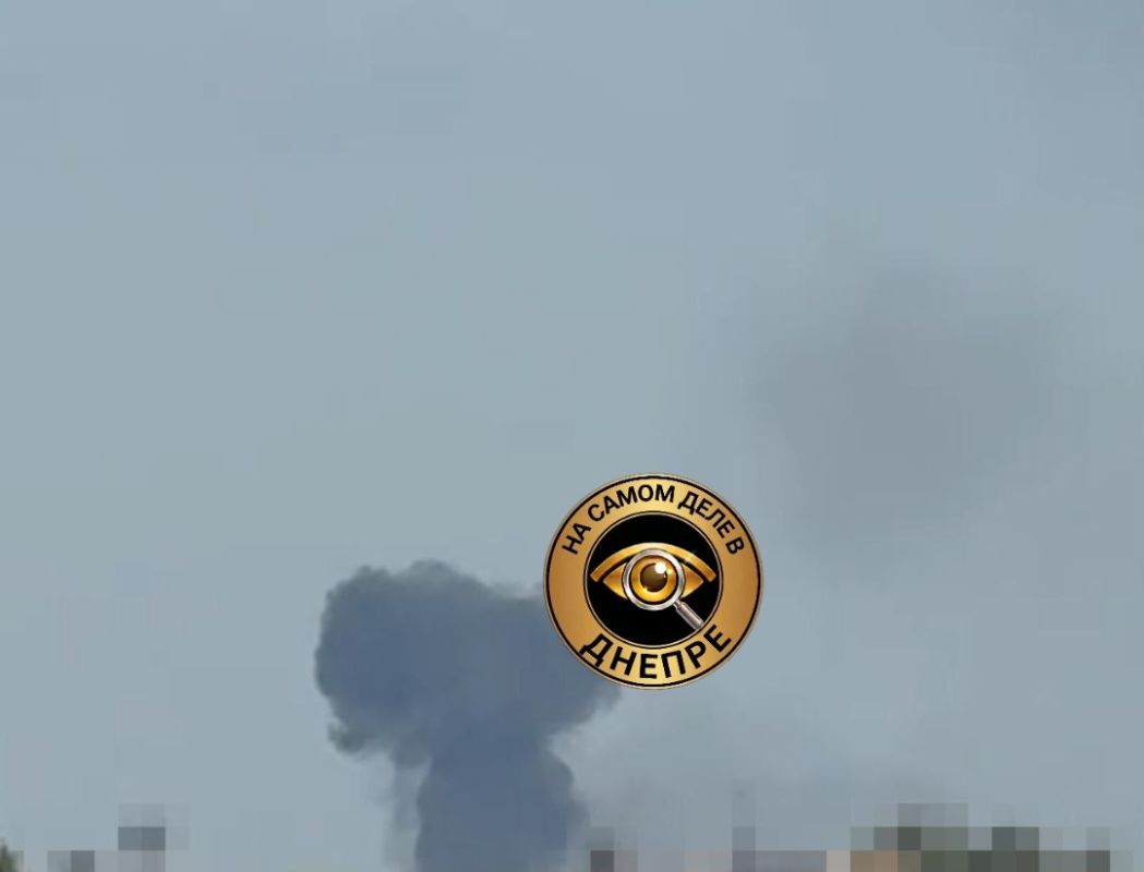 В Кривом Роге взрыв! К небу поднимается столб дыма