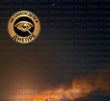 В Дарницком районе Киева после ракетной атаки начался масштабный пожар на складских территориях