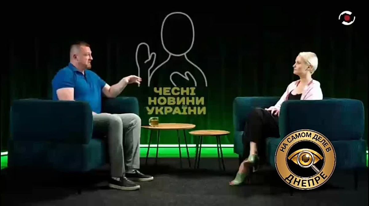 Так называемый "финансовый эксперт" открытым текстом вещает громадянам в прямом эфире, чтобы они не рассчитывали на достойную пенсию, даже когда вступят в ЕС не вступят, потому, что видите, ли, сами виноваты:
