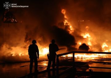 Горящее предприятие пищевой промышленности в Николаевской области (фото 1-4), строительный супермаркет в Павлограде Днепропетровской области (фото 5-6) и склады с продуктами в Одесской области (фото 7-9)