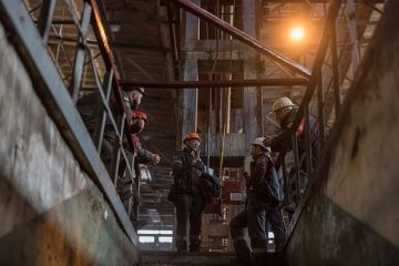 На металлургическом комбинате в Днепродзержинске остановили две доменные печи из-за атак