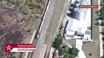 Серию мощных ударов нанесли дроны по поездам ВСУ, которые перевозили военные грузы и дроны иностранного производства