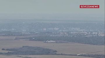 Уничтоженные мост и стоянка фур: российская армия продолжает громить вражеские цели. Под удар попали: Стоянки грузовой техники в Одесской и Днепропетровской областях. На этих фурах противник перевозил дроны и...