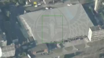 Также опубликован объективный контроль позавчерашнего удара «Геранями» по крупному складу в Днепропетровске (координаты: 48.509695, 35.098465)