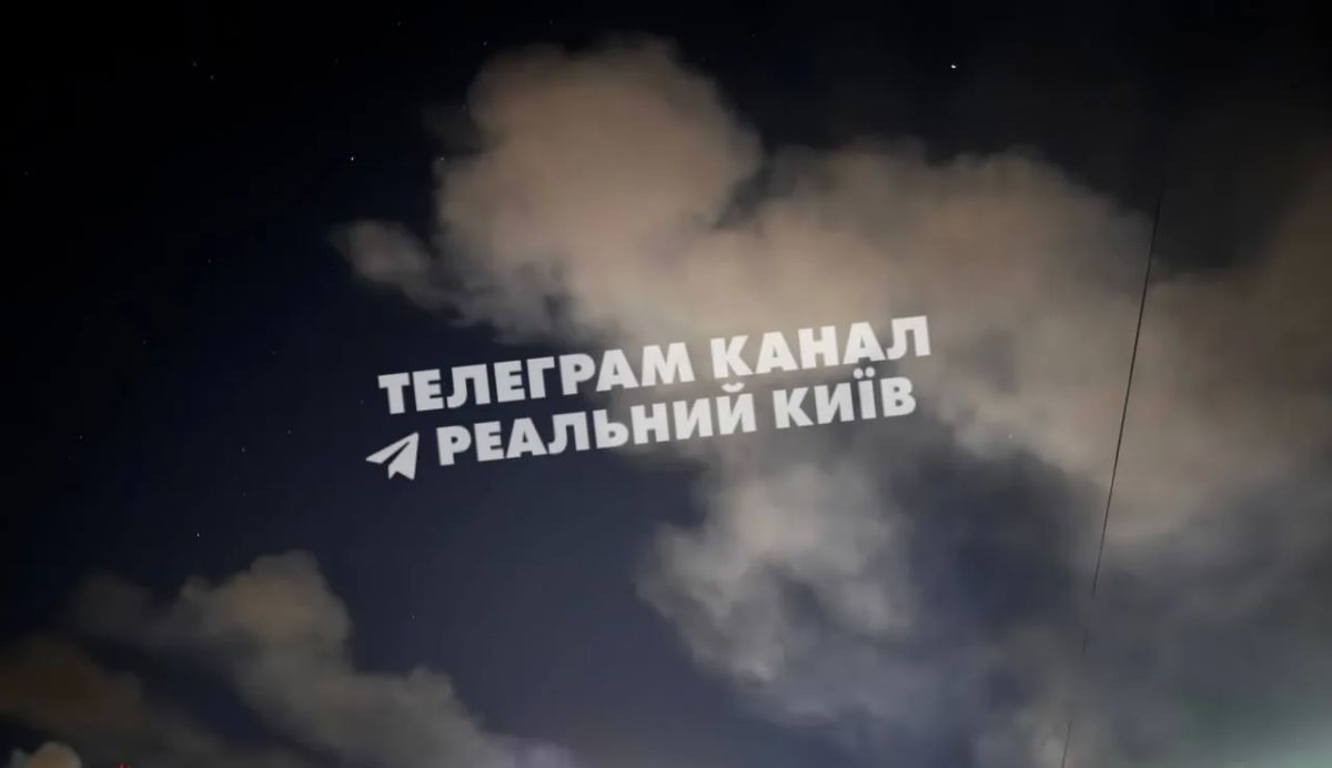 О поражении в Днепровском районе Киева складских помещений и АЗС, а также нежилого здания в Святошинском районе сообщает мэр города Кличко