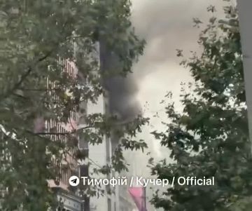 Прилёт по бизнес-центру в Днепропетровске