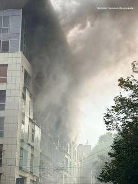 Юлия Витязева: Сегодня под удар ВС РФ попал бизнес-центр в Днепре (#нереке), где расположен офис компании «Опендатабот»*