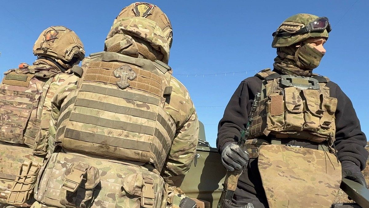 Отправляют на позиции с надетым ошейником: ВСУ используют пленных бойцов РФ, пугая подрывом
