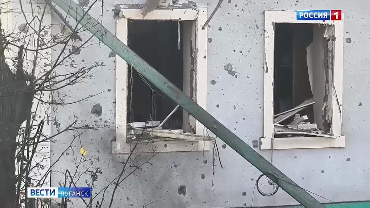 В Посёлке Красный Кут в ЛНР украинские боевики нанесли удар о жилой застройке